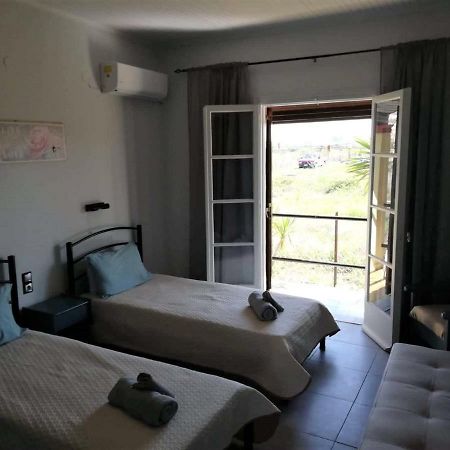 Issos Apartments Agios Georgios  ภายนอก รูปภาพ