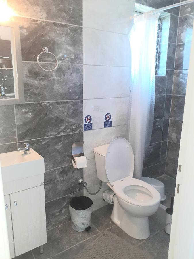 Issos Apartments Agios Georgios  ภายนอก รูปภาพ
