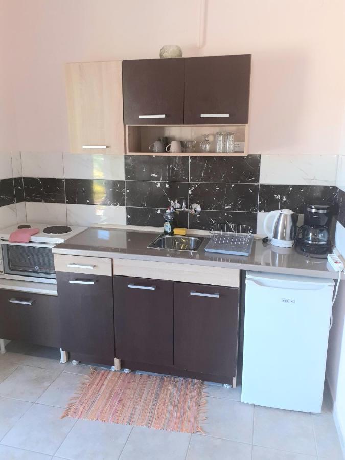 Issos Apartments Agios Georgios  ภายนอก รูปภาพ