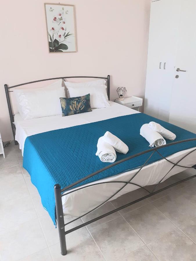 Issos Apartments Agios Georgios  ภายนอก รูปภาพ
