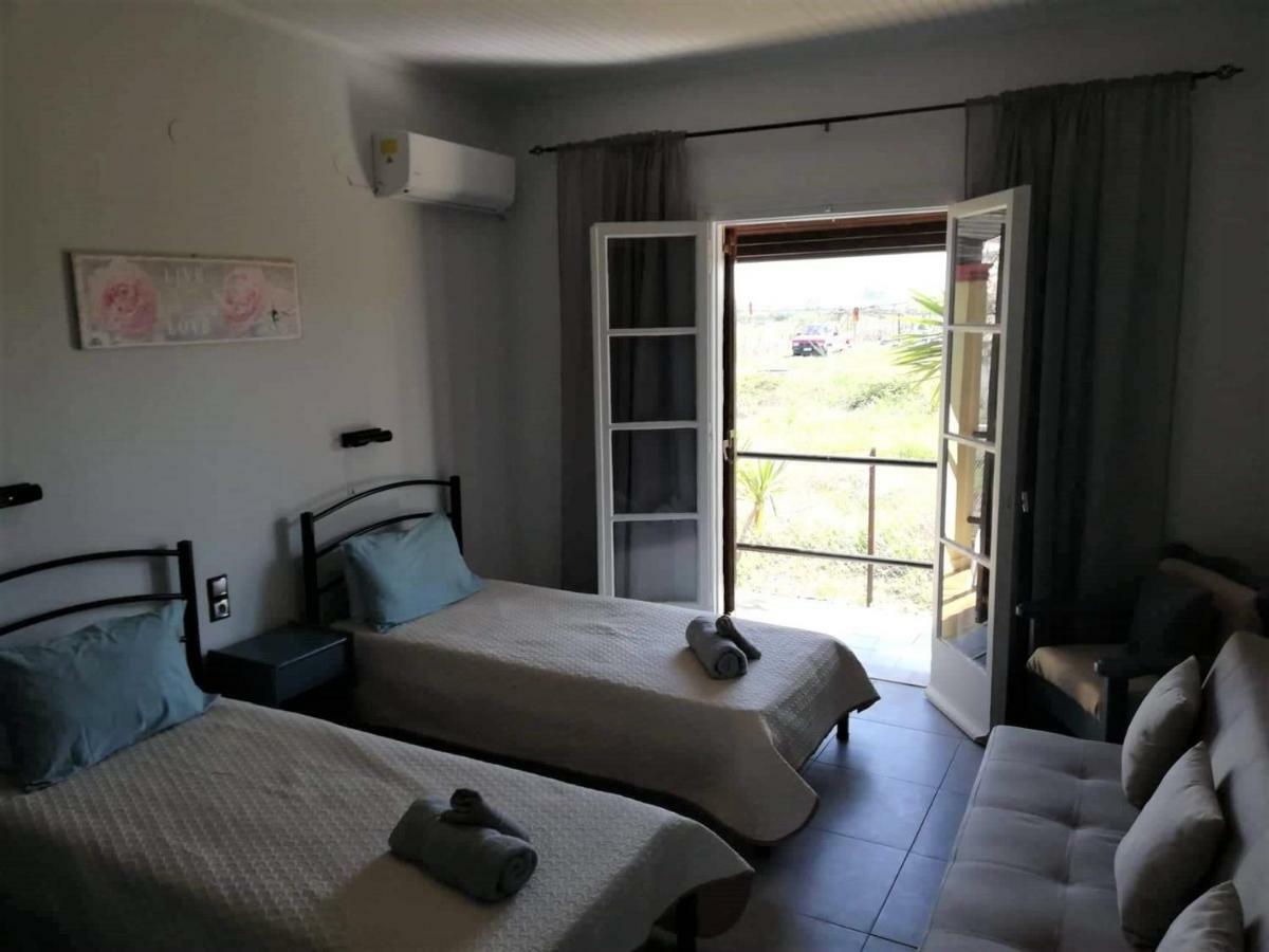 Issos Apartments Agios Georgios  ภายนอก รูปภาพ