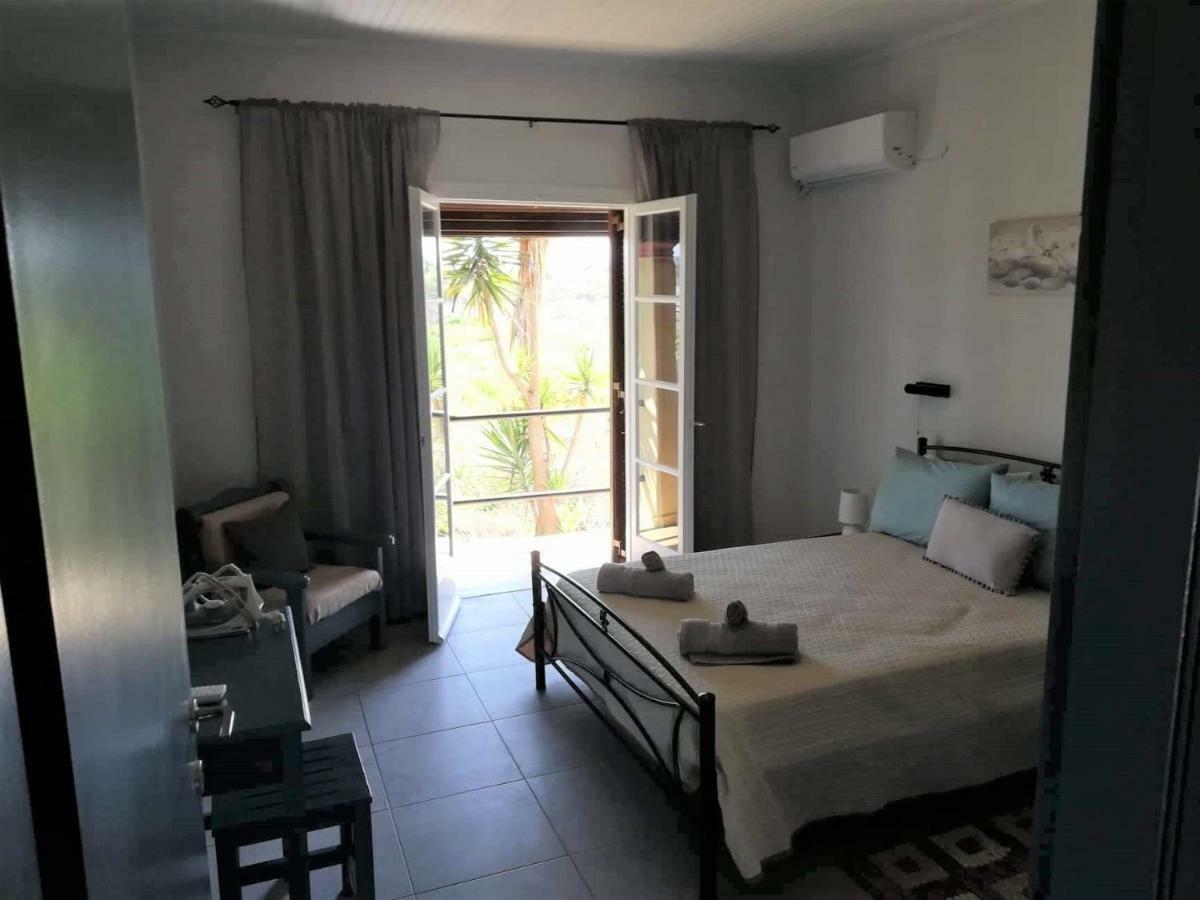 Issos Apartments Agios Georgios  ภายนอก รูปภาพ