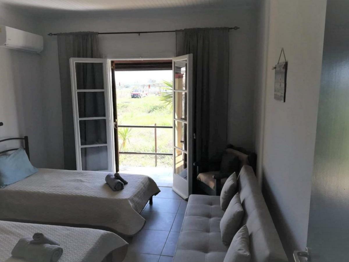Issos Apartments Agios Georgios  ภายนอก รูปภาพ